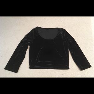 Black velvet croptop